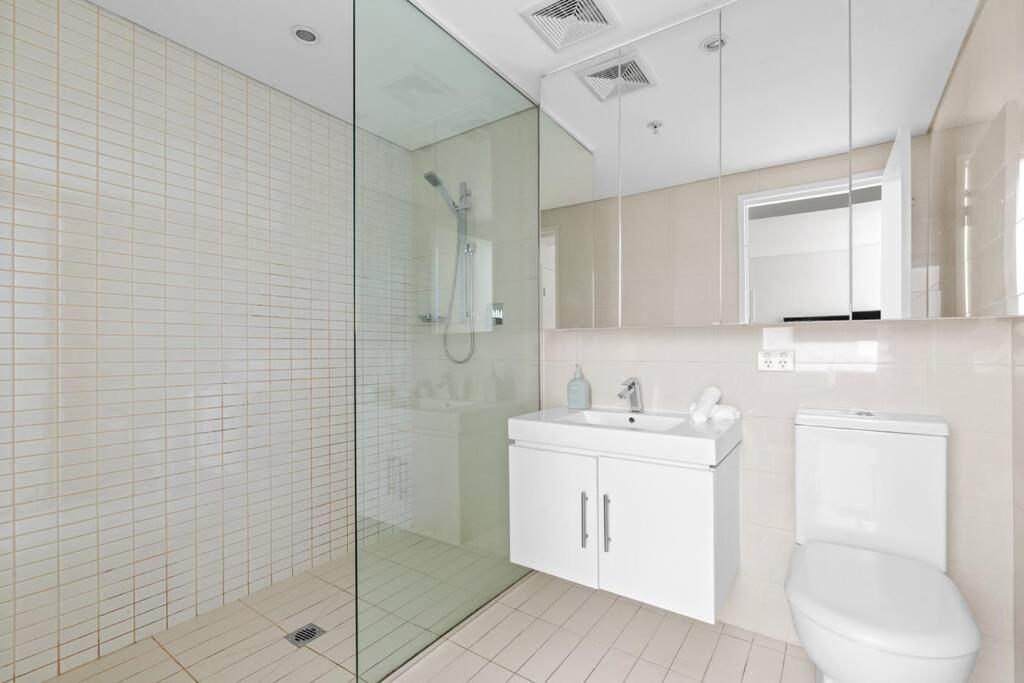 Secluded Surry Hills Escape With Private Balcony Apartment *