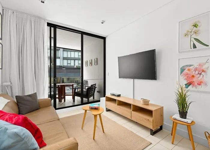 Secluded Surry Hills Escape With Private Balcony
