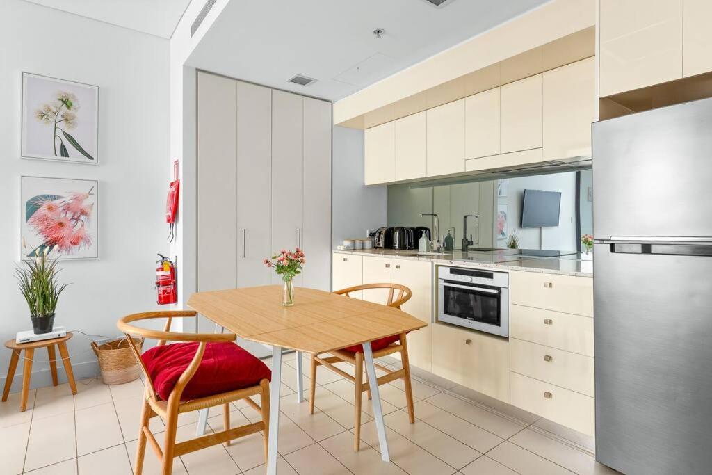 Apartment Secluded Surry Hills Escape With Private Balcony
