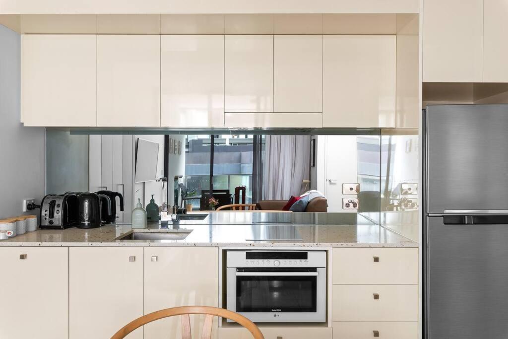 Secluded Surry Hills Escape With Private Balcony